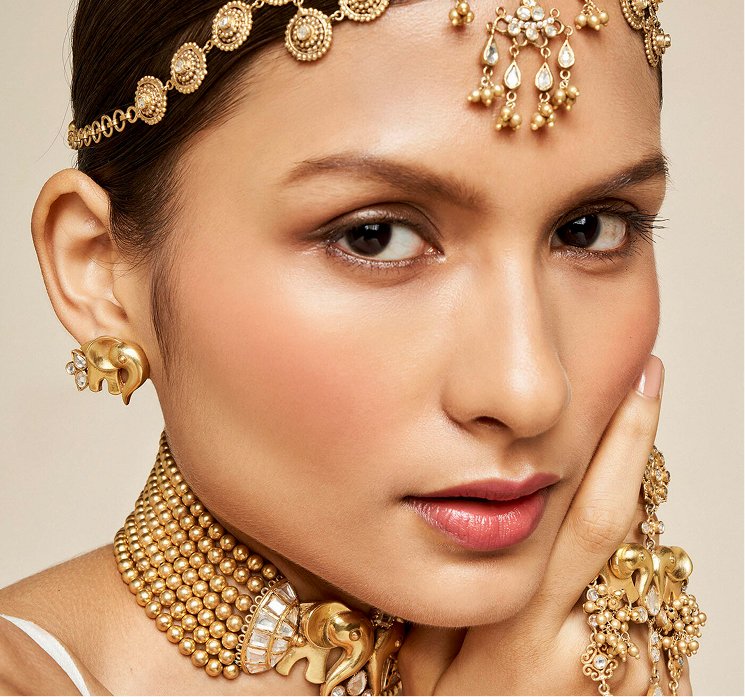 Jewellery model